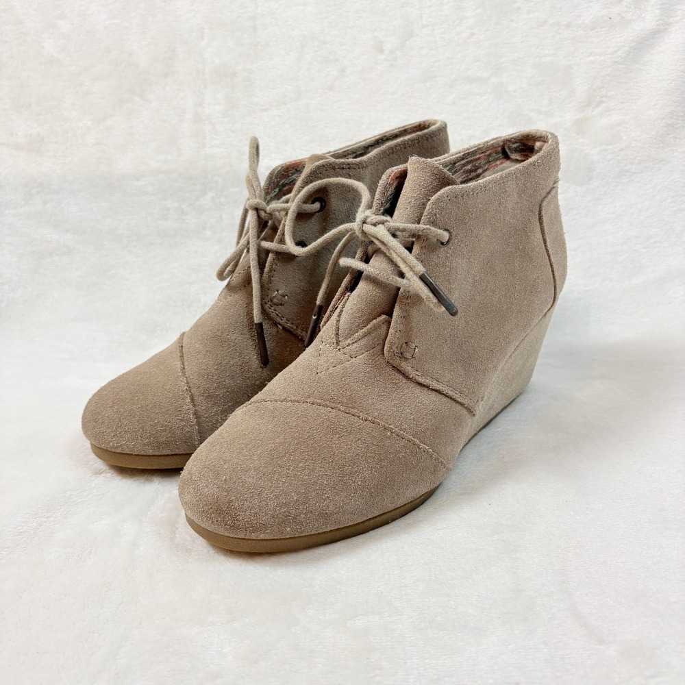 TOMS Taupe Suede Desert Wedge Booties Women Sz 8 Lace Up‎ Ankle Boots Round Toe